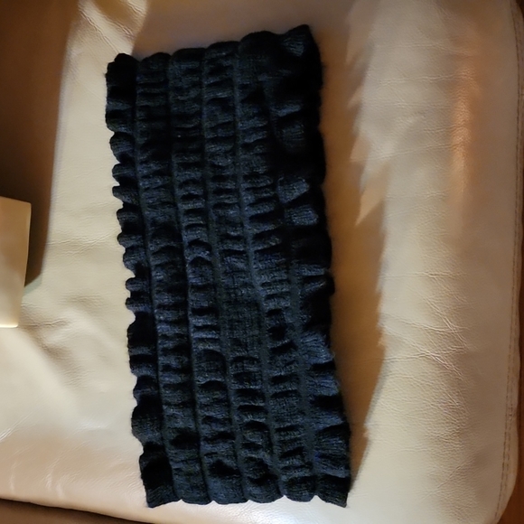Black Knitted Infinity Scarf - Picture 3 of 3